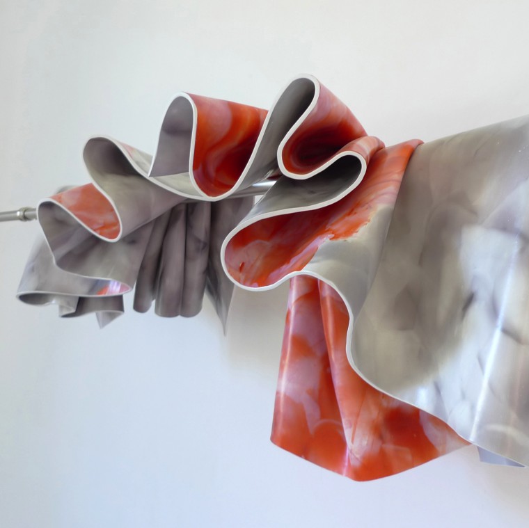 Laurence Papouin, Accumulation de cinq peintures sur barre, 2013, acrylique, résine et barre métal, 323x40x42 cm