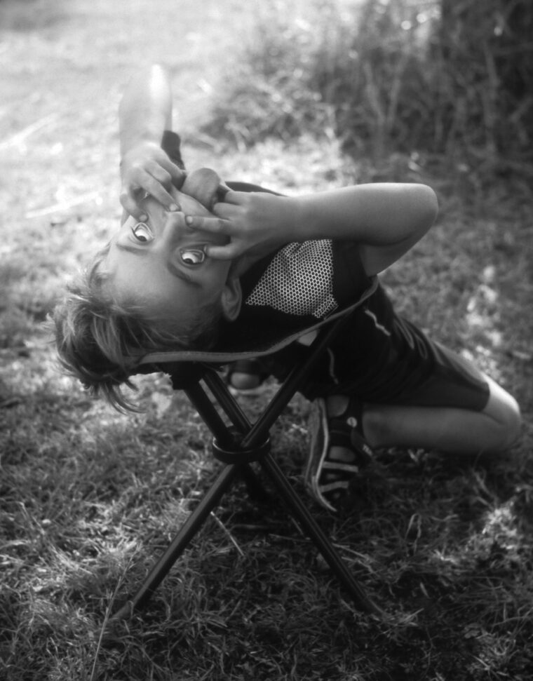 Antoine Bertron, Portrait de Mathis, terrain d’aventure de Trélazé, août 2025, courtesy de l’artiste