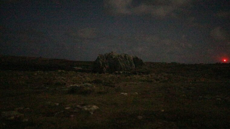 L’île sentinelle, 2026. Anne-Charlotte Finel. Tryptique vidéo, bande sonore Nicolas Charbonnier, 20min. Courtesy de l’artiste et de la galerie Jousse Entreprise, ADAGP.